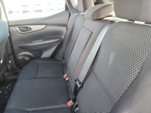 Used 2021 Nissan Rogue Sport S image 18