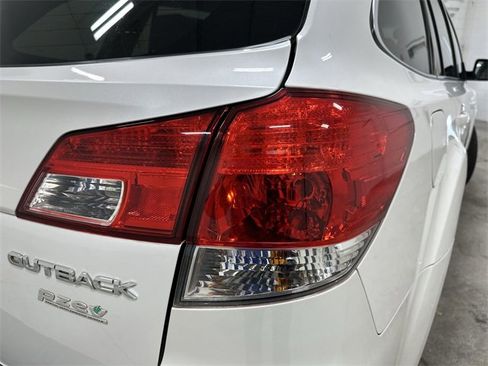 Used 2012 Subaru Outback 2.5i Premium image 21