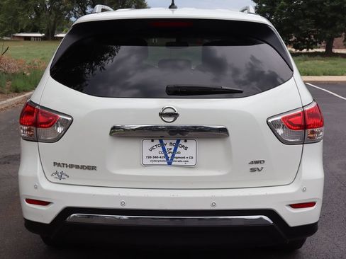 Used 2016 Nissan Pathfinder SV AWD/4WD image 6