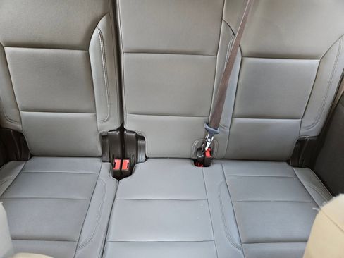 Used 2022 GMC Yukon XL SLT w/ SLT Premium Package image 27