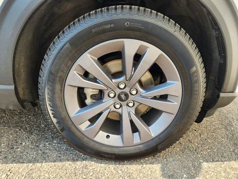 Certified 2023 Ford Explorer XLT w/ Equipment Group 202A AWD/4WD image 22