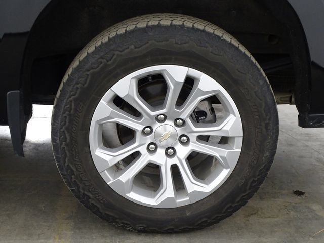 Used 2023 Chevrolet Silverado 1500 LTZ w/ Z71 Off-Road Package AWD/4WD image 41