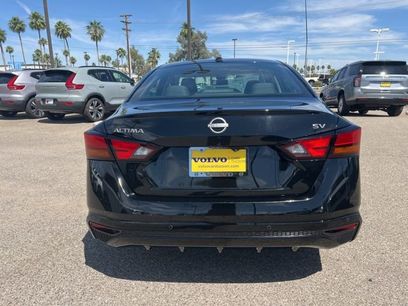 Used 2024 Nissan Altima 2.5 SV