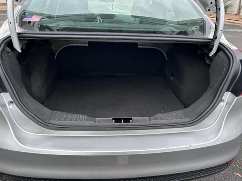 Used 2012 Ford Focus SE w/ SE Sport Pkg image 35