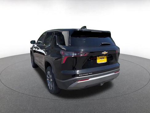 Used 2025 Chevrolet Equinox LT AWD/4WD image 11