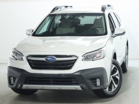 Used 2020 Subaru Outback Limited image 3