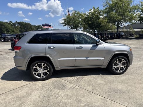 Used 2021 Jeep Grand Cherokee Overland w/ Trailer Tow Group IV RWD image 8