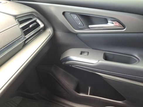 Used 2025 Chevrolet Traverse LT w/ Midnight/Sport Edition FWD image 30