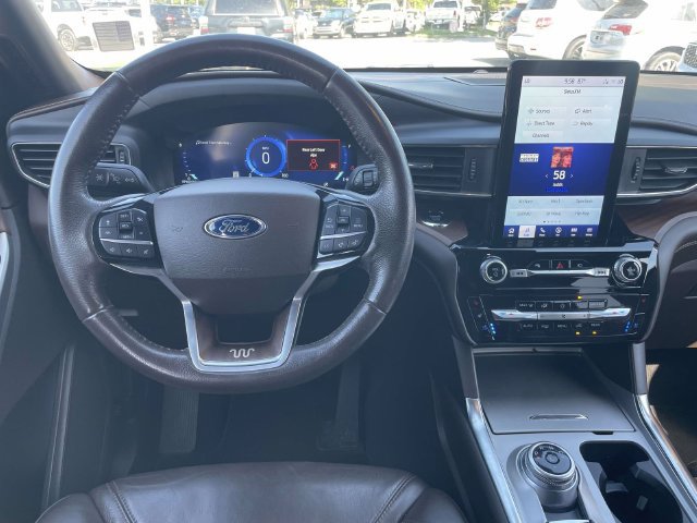 Used 2022 Ford Explorer King Ranch w/ Premium Technology Package AWD/4WD image 15