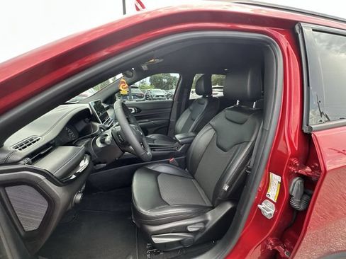 Used 2025 Jeep Compass Latitude w/ Altitude Special Edition AWD/4WD image 14