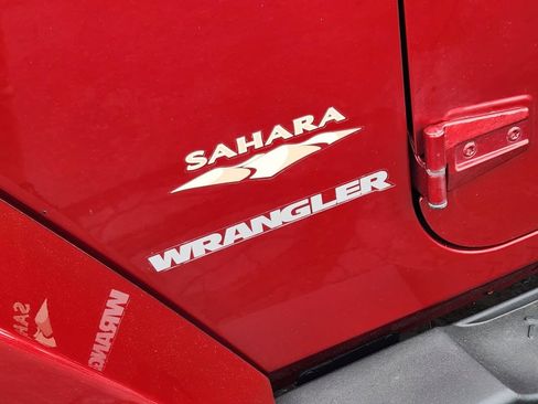 Used 2012 Jeep Wrangler Sahara w/ Dual Top Group AWD/4WD image 15