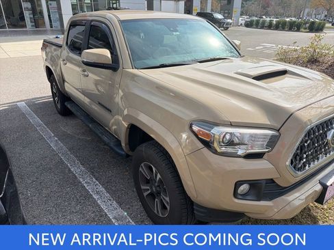 Used 2019 Toyota Tacoma TRD Sport image 8