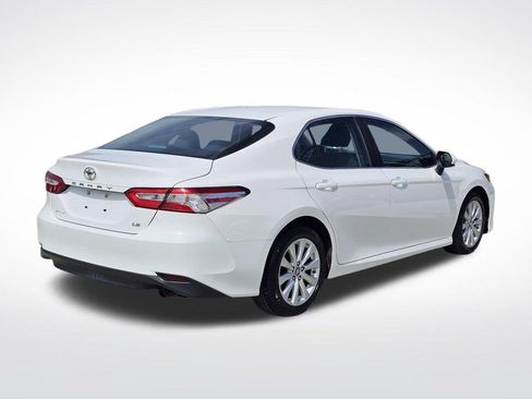 Used 2018 Toyota Camry LE FWD image 35