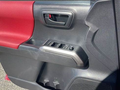 Used 2022 Toyota Tacoma SR5 image 26