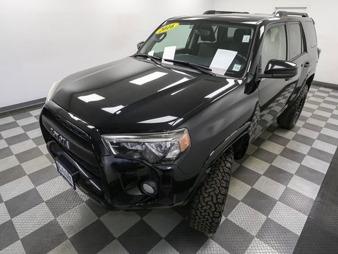 Used 2016 Toyota 4Runner SR5 image 6