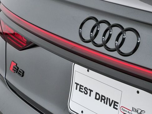 Used 2025 Audi S8 image 38