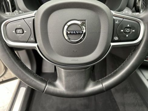 Used 2025 Volvo XC60 B5 Core image 14