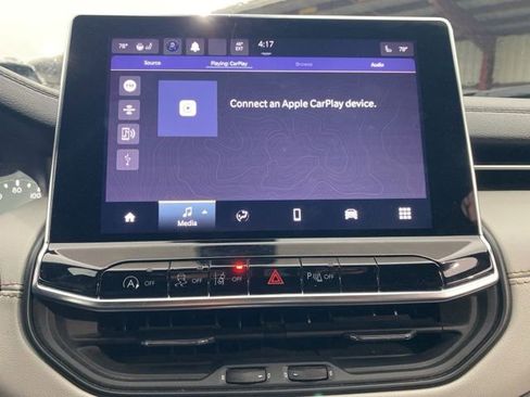 Used 2024 Jeep Compass Limited image 22