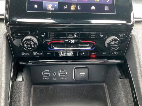 Certified 2022 Jeep Grand Cherokee L Laredo image 18