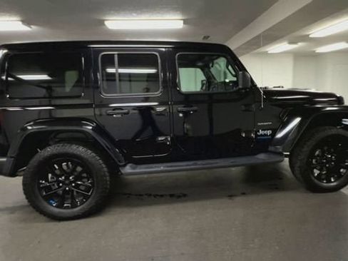 Used 2022 Jeep Wrangler Unlimited Sahara image 9