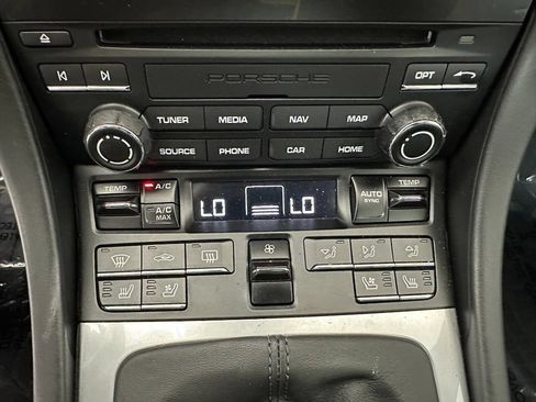 Certified 2019 Porsche 911 Turbo AWD/4WD image 31
