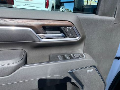New 2026 GMC Sierra 2500 SLT w/ SLT Convenience Package AWD/4WD image 18