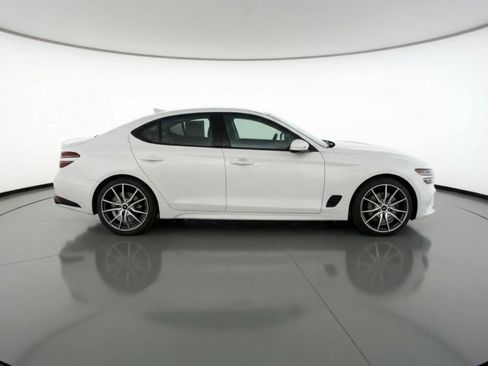 Used 2025 Genesis G70 2.5T image 11