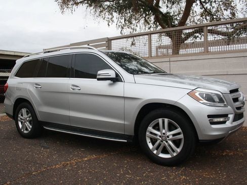 Used 2015 Mercedes-Benz GL 450 4MATIC image 3