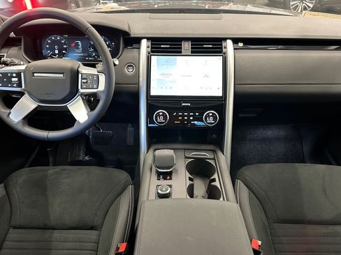 Used 2025 Land Rover Discovery S AWD/4WD image 15