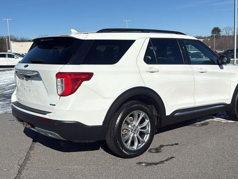 Used 2020 Ford Explorer XLT w/ Equipment Group 202A image 7