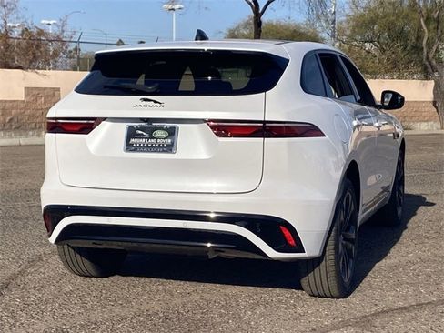 New 2025 Jaguar F-PACE R-Dynamic S image 18
