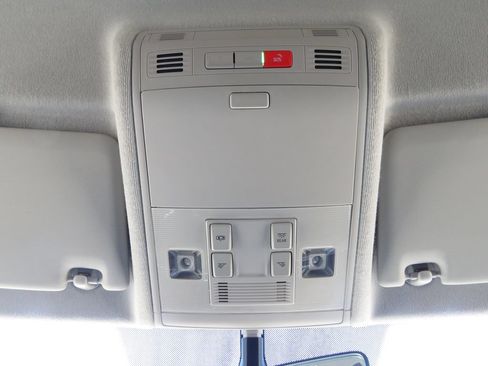 Used 2023 Volkswagen Tiguan S FWD image 28