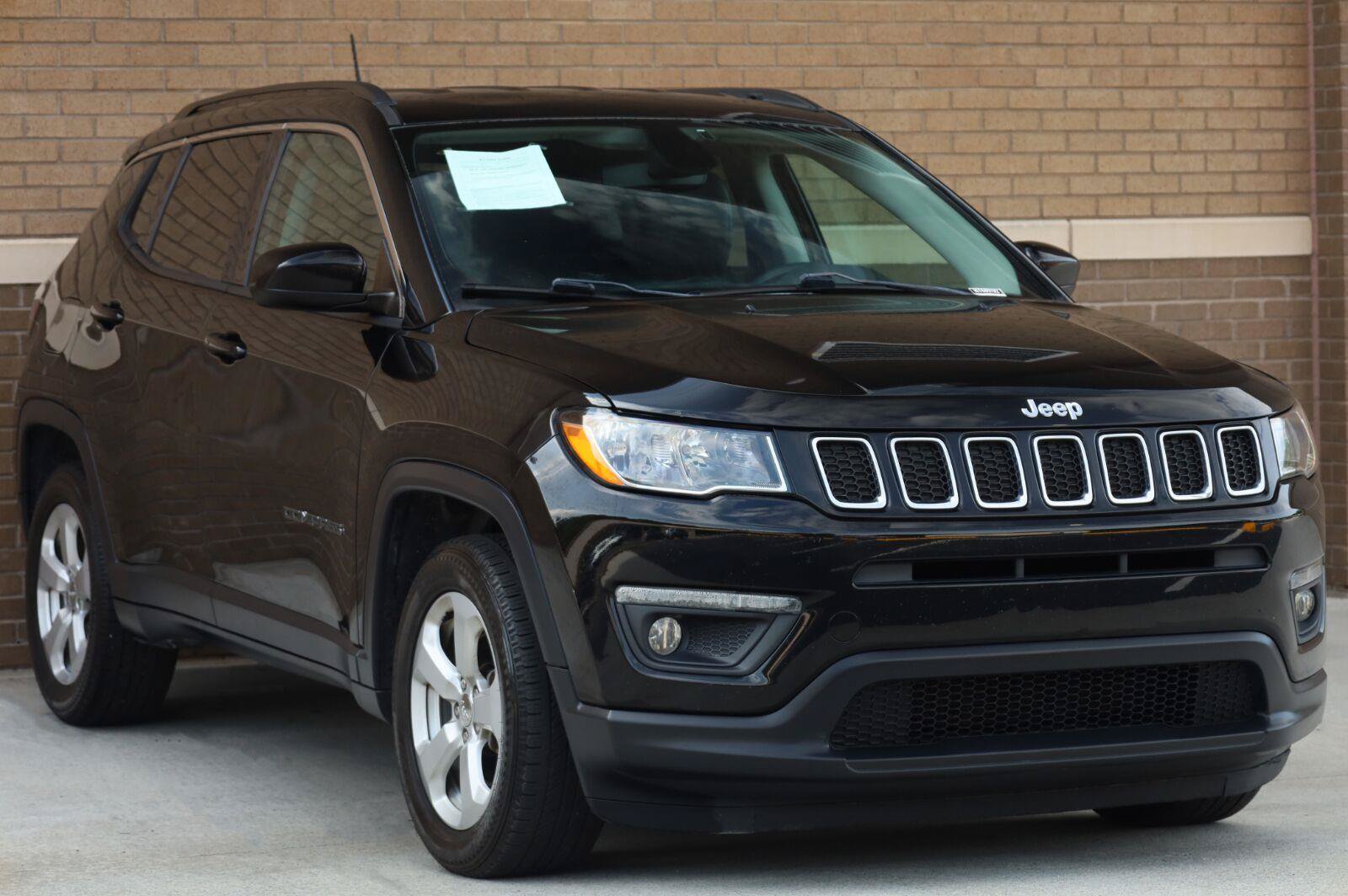 Used 2019 Jeep Compass Latitude FWD image 7