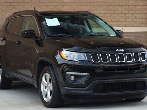 Used 2019 Jeep Compass Latitude FWD image 7