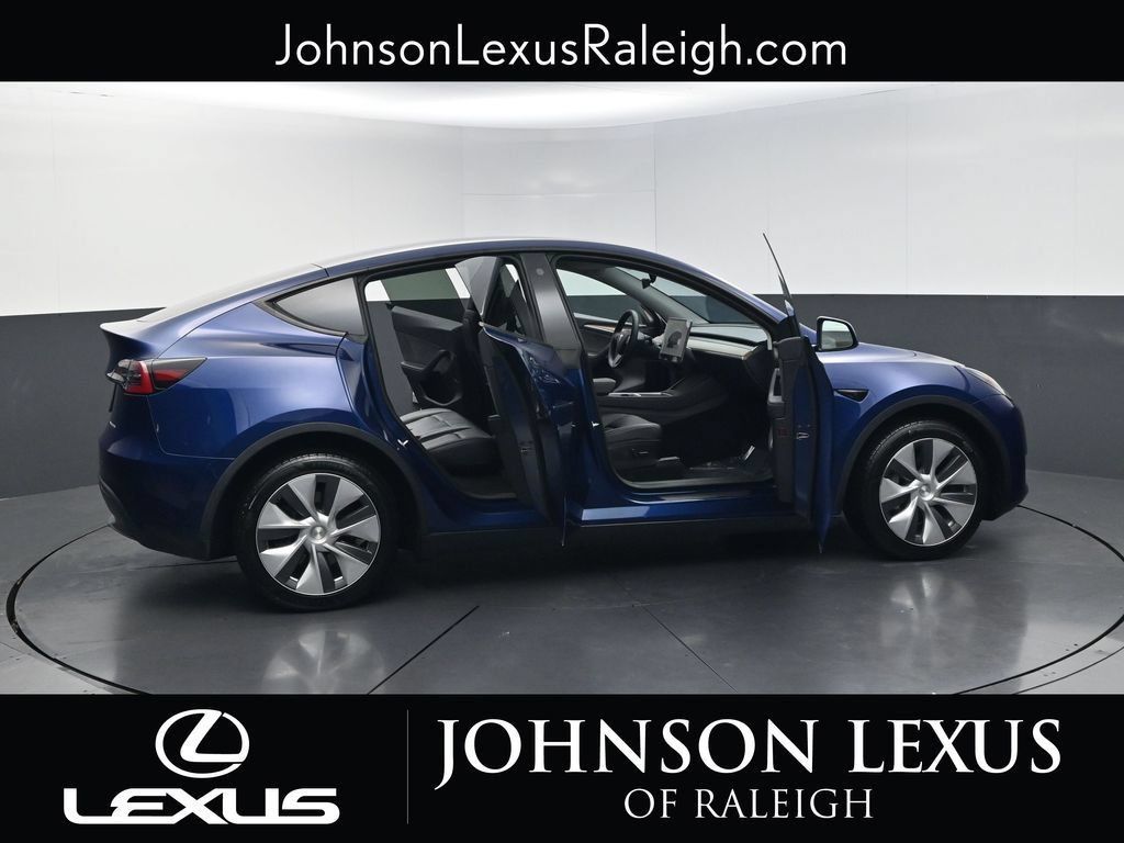 Used 2023 Tesla Model Y Long Range AWD/4WD image 24