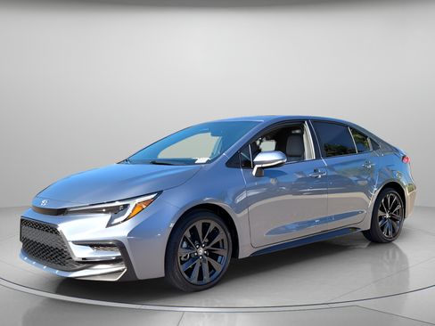 Certified 2024 Toyota Corolla SE FWD image 2