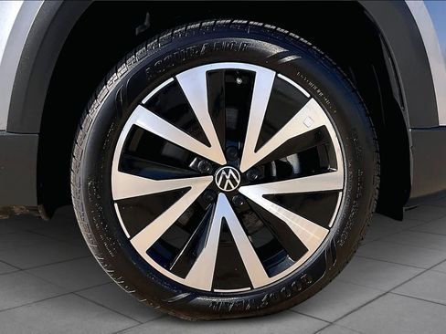 Used 2022 Volkswagen Taos SE image 10