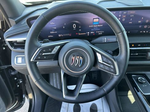 Used 2025 Buick Enclave Preferred image 22