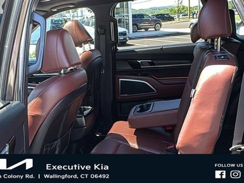 Used 2023 Kia Telluride EX AWD/4WD image 25