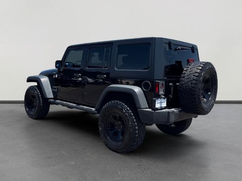 Used 2017 Jeep Wrangler Unlimited Sport AWD/4WD image 3
