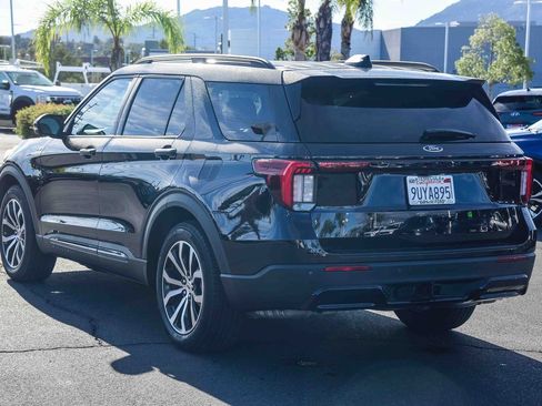 Used 2025 Ford Explorer ST-Line w/ Premium Package image 6