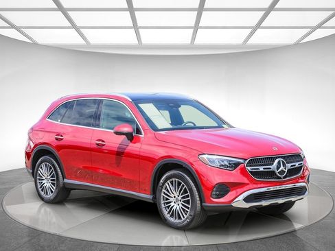 Certified 2026 Mercedes-Benz GLC 300 4MATIC image 4