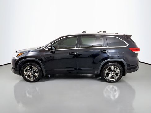 Used 2017 Toyota Highlander Limited Platinum AWD/4WD image 4
