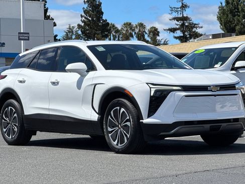Used 2024 Chevrolet Blazer EV LT AWD/4WD image 2