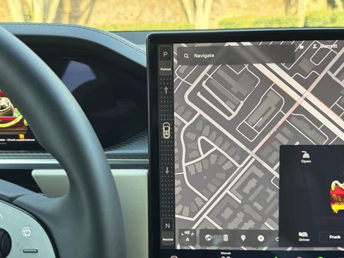 Used 2024 Tesla Model X Plaid image 17