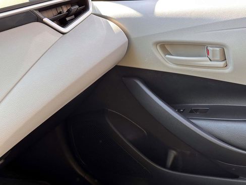 Certified 2022 Toyota Corolla LE image 25