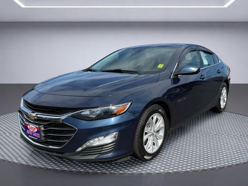 Used 2020 Chevrolet Malibu LT w/ Leather Package FWD image 2