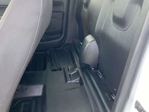 Used 2022 Chevrolet Colorado LT w/ Fleet Safety Package RWD image 10
