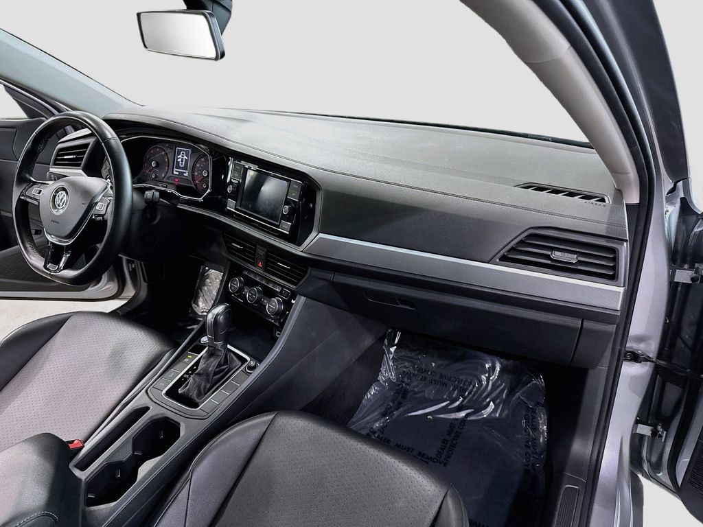 Used 2019 Volkswagen Jetta SE w/ Cold Weather Package FWD image 35