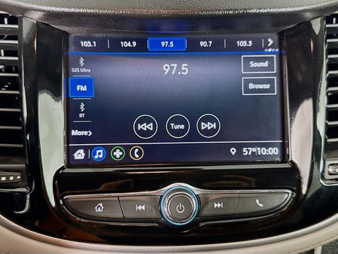 Used 2021 Chevrolet Trax LT w/ LT Convenience Package image 16